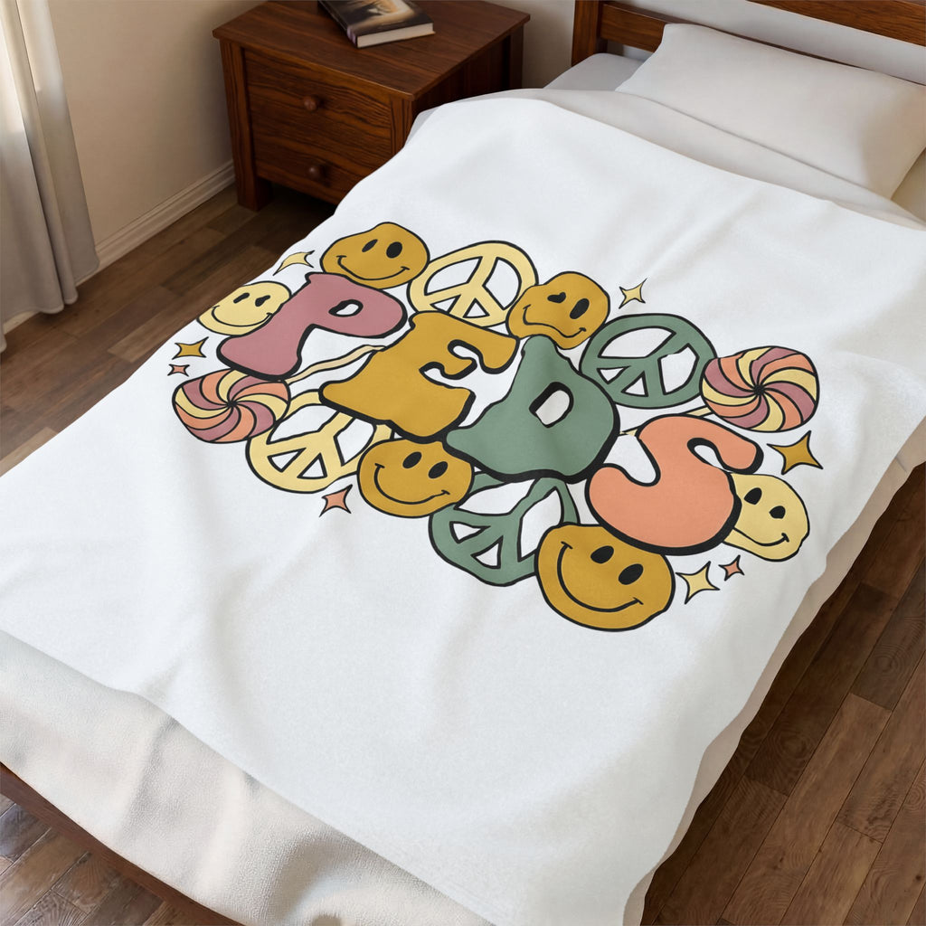 Happy Face Peace Symbol Blanket Nurses Kids Gift Women Cartoon Blanket Smiley Blanket Nurse Enthusiast Comic Blanket Youth Graphic Vintage Candy