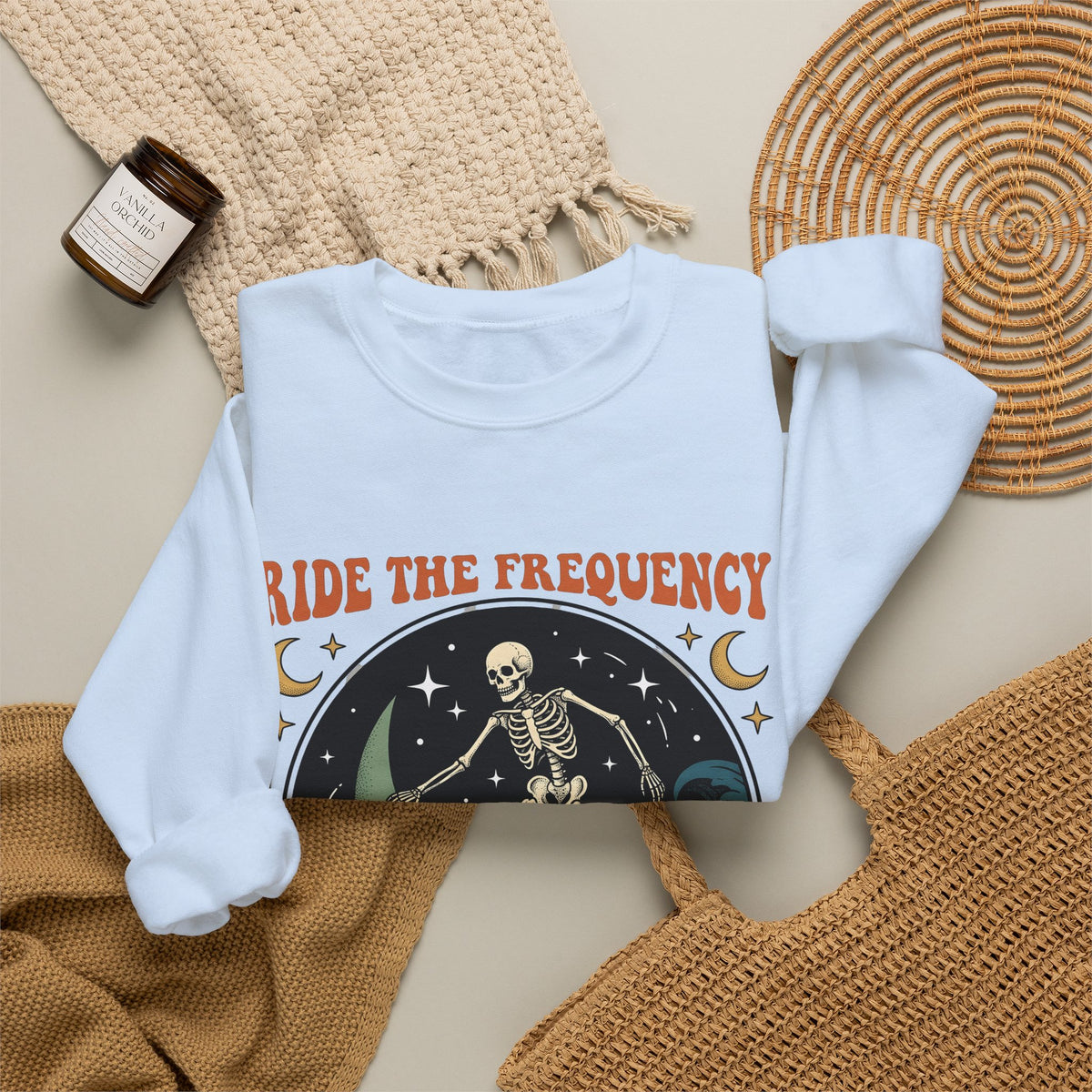 Skeleton Wave Riding Surfing Universe Gift Nostalgic Surfing Surfer Surf Enthusiast Retro Galaxy Classic Sweatshirt