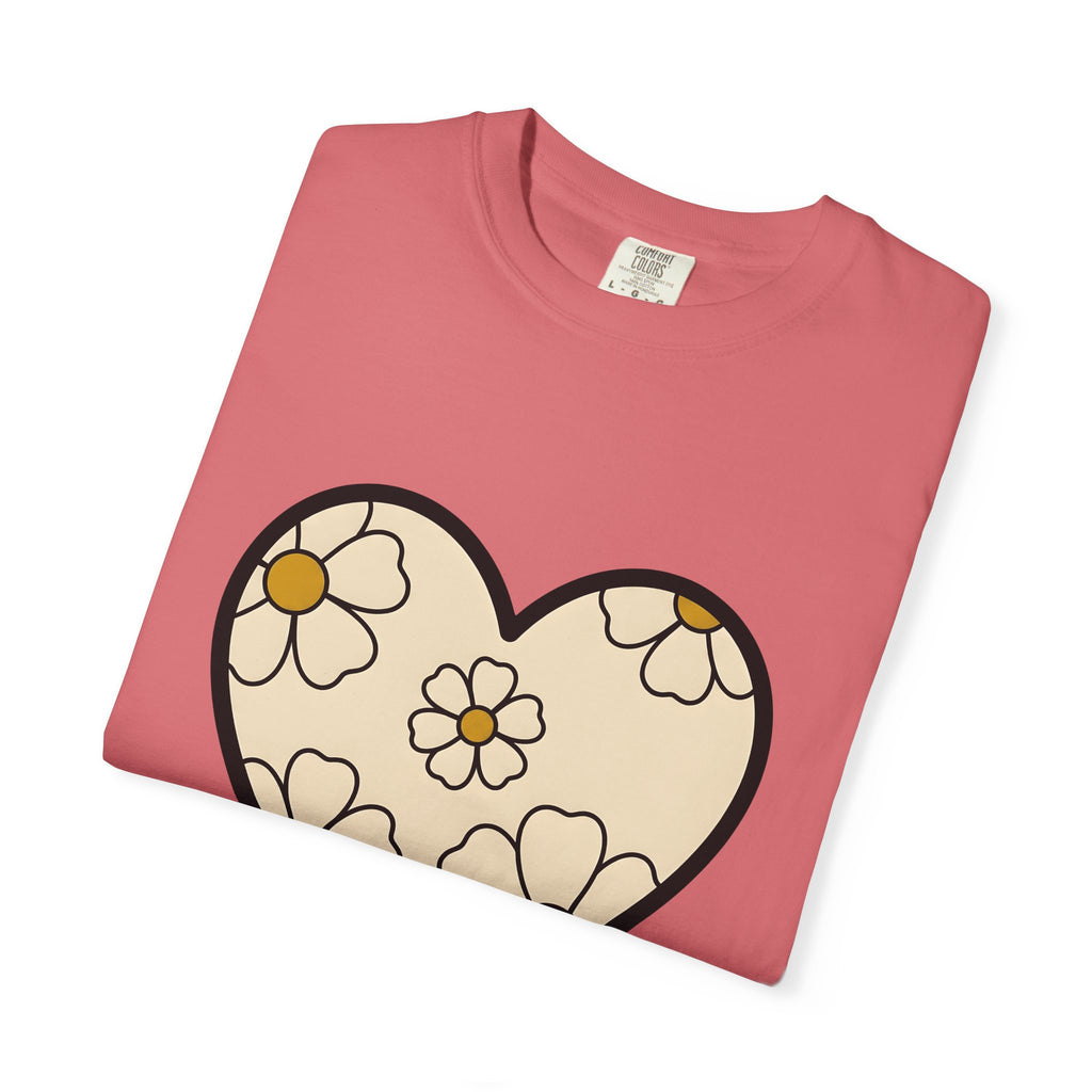 Daisy Affection T-Shirt Boho Chic Nature Gift Women Contemporary T-Shirt Flower T-Shirt Hippie Fan Bohemian T-Shirt Environmental Graphic Classic