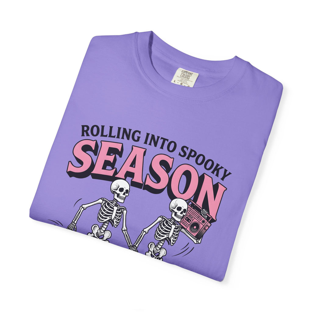 Skull Roller Skate T-Shirt Halloween Celebration Gift Women Vintage T-Shirt Roller Skating T-Shirt Spooky Fan Retro T-Shirt