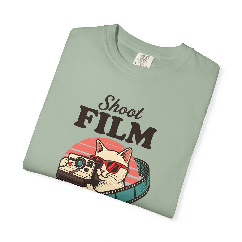 Kitten Camera T-Shirt Cat Photo Gift Women Antique T-Shirt Camera Obscura T-Shirt Cat Fan Faux Vintage T-Shirt Photography Graphic Old School Photo