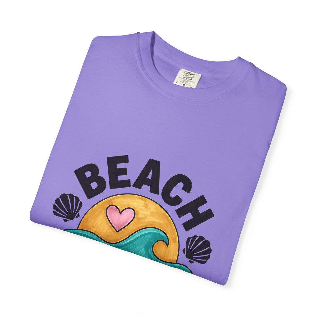 Sun Surf Heart T-Shirt Moms Coast Gift Women Flat Design T-Shirt Summer T-Shirt Mom Fan Minimalist T-Shirt Coastal Graphic Classic Clam T-Shirt
