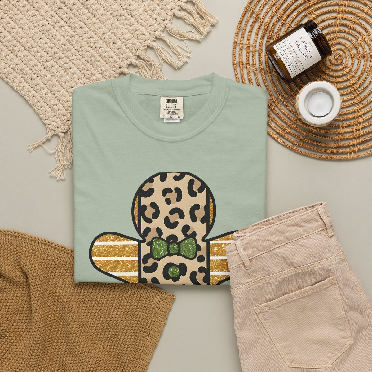Spotted Gingerbread Animal Xmas Gift Shimmer Gingerbread Man Leopard Fan Glitter Holiday T-Shirt