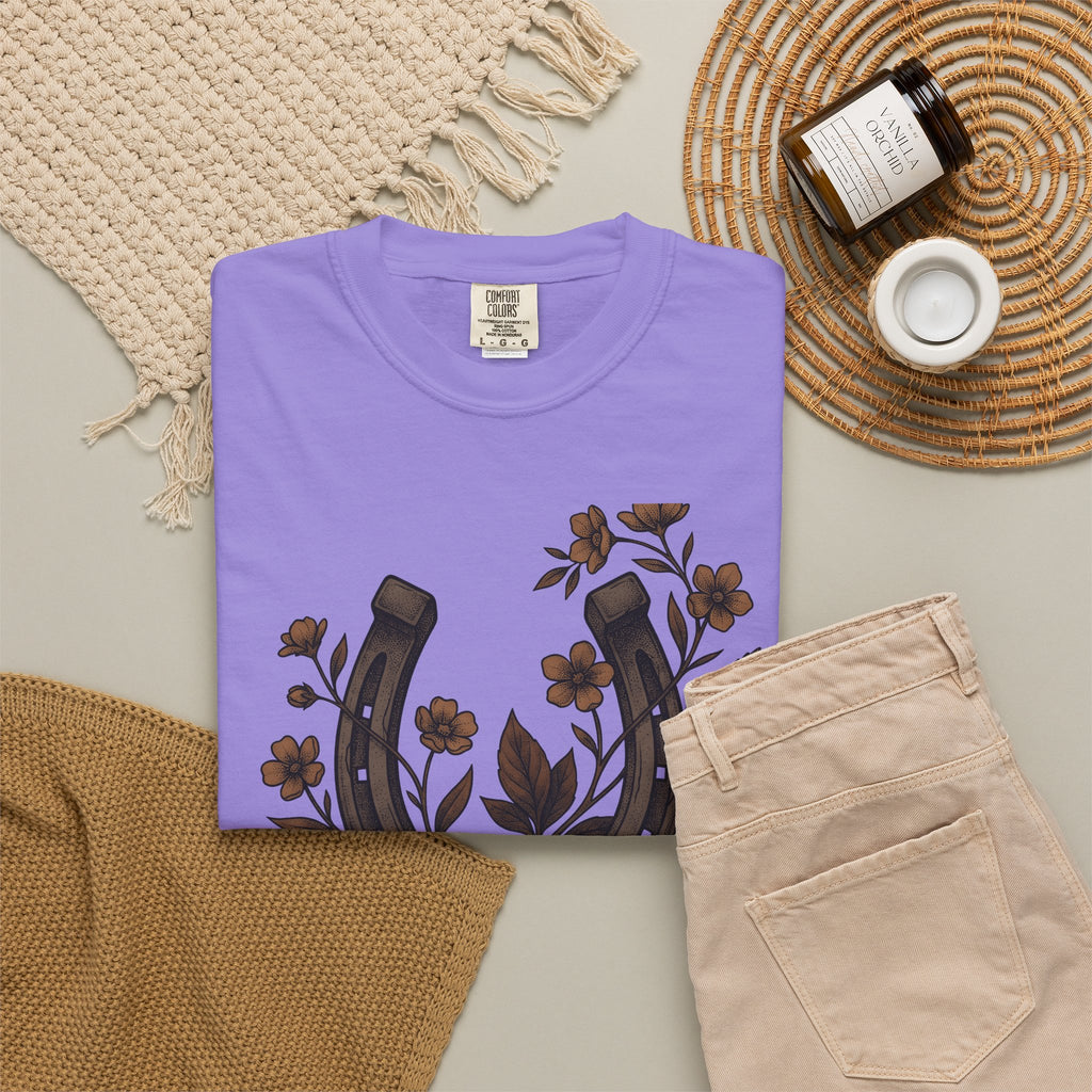 Horseshoe Blossom T-Shirt Cowgirl Bohemian Gift Women Sketch T-Shirt Lucky Clover T-Shirt Cowgirl Fan Hand Drawn T-Shirt Hippie Graphic Prairie