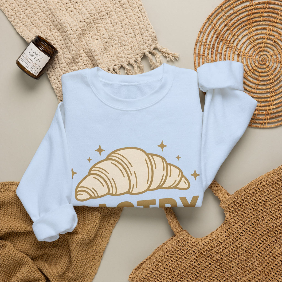 Croissant Sweatshirt Desserts Confections Gift Women Line Art Sweatshirt Pastry Sweatshirt Sweets Fan Minimalist Sweatshirt Treat Graphic Classic Glimmers