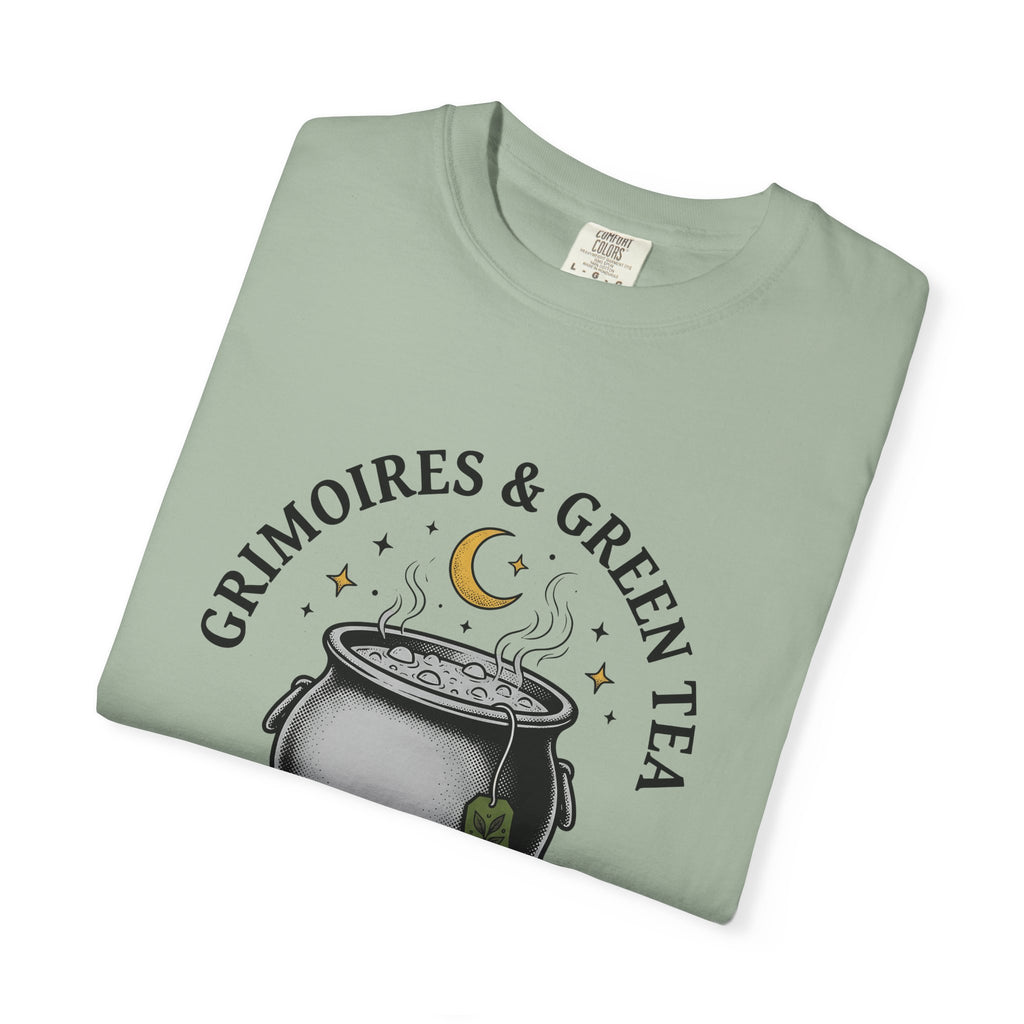 Witch Cauldron T-Shirt Boho Chic Witchcraft Gift Women Vintage T-Shirt Cauldron T-Shirt Bohemian Enthusiast Retro T-Shirt Occult Graphic Hand Drawn