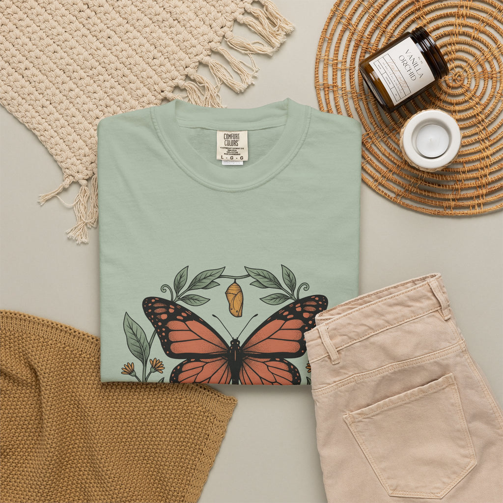 Monarch Moth Butterfly Outdoors Gift Floral Moth Butterfly Fan Botanical Nature Retro Meadow T-Shirt