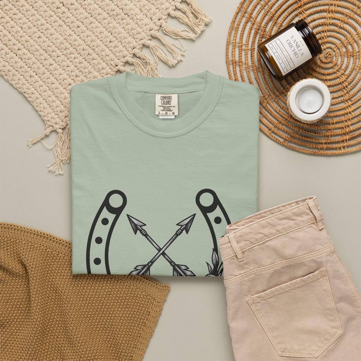Horseshoe Arrows T-Shirt Cowgirl Cowboy Gift Women Tribal T-Shirt Arrowheads T-Shirt Rodeo Fan Native T-Shirt Cowboy Graphic Classic Blossoms
