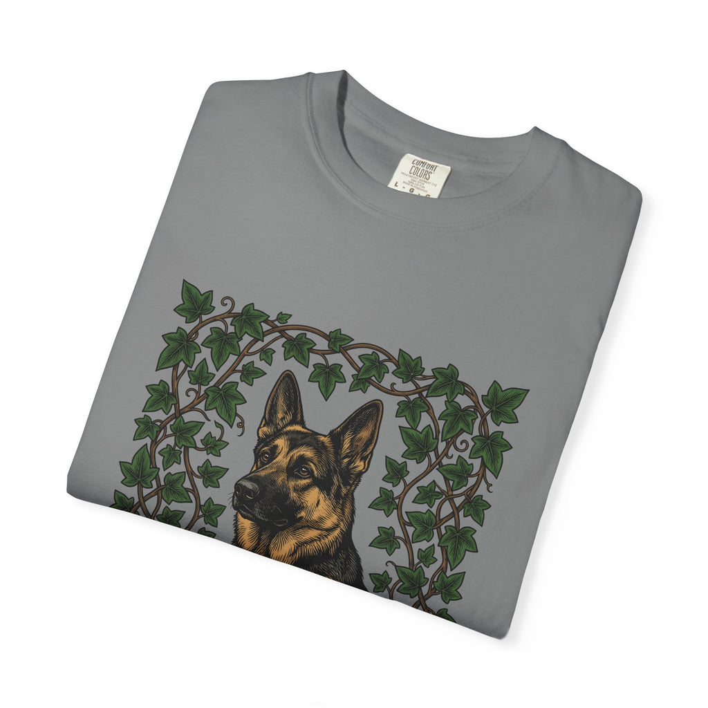 German Shepherd Dog T-Shirt Dog Outdoors Gift Women Realistic T-Shirt Alsatian T-Shirt Dog Fan Shepherd Graphic T-Shirt Retro Vine T-Shirt