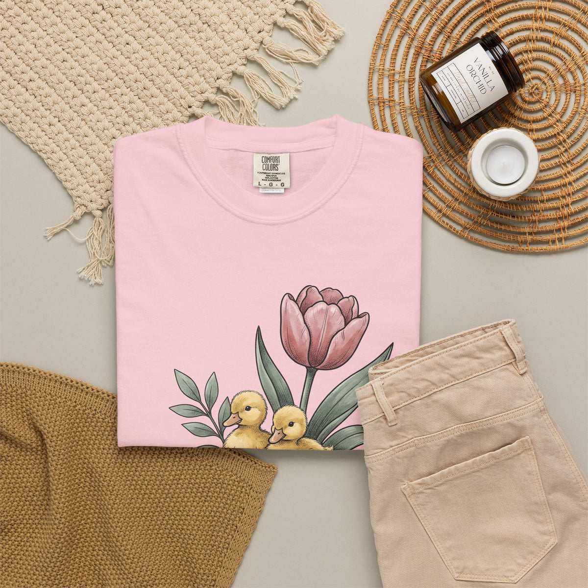 Baby Ducks Watering Pot T-Shirt Easter Garden Gift Women Sketch T-Shirt Duckling T-Shirt Spring Fan Doodle T-Shirt Gardening Graphic Retro Flower