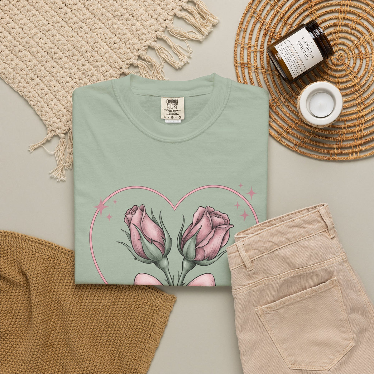 Flower Bouquet T-Shirt Floral Love Gift Women Watercolor T-Shirt Floral Arrangement T-Shirt Flower Fan Watercolour T-Shirt Romance Graphic Retro