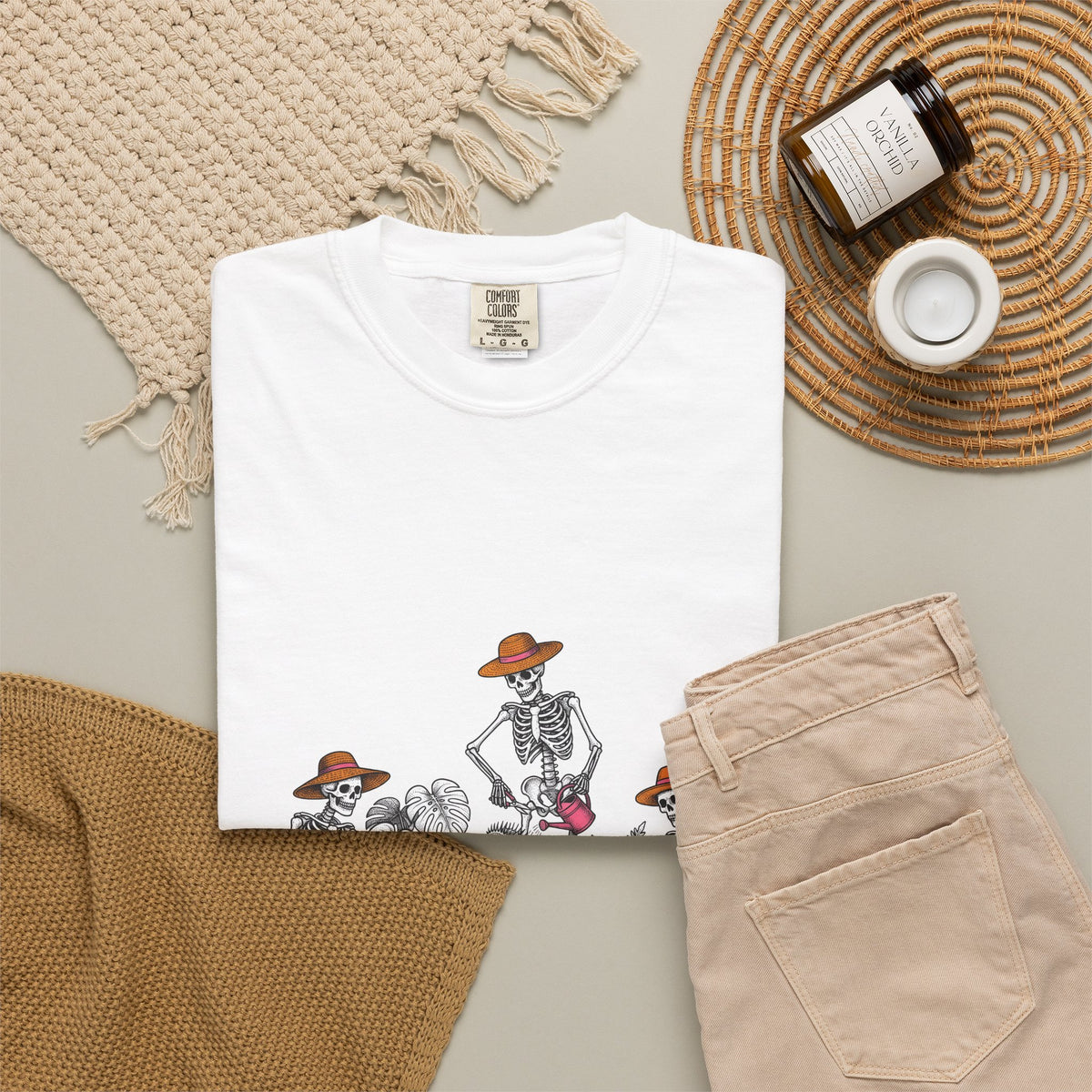 Skull Gardener Halloween Plants Gift Sketch Skeleton Horror Fan Drawing Floral Retro Potted Plants T-Shirt