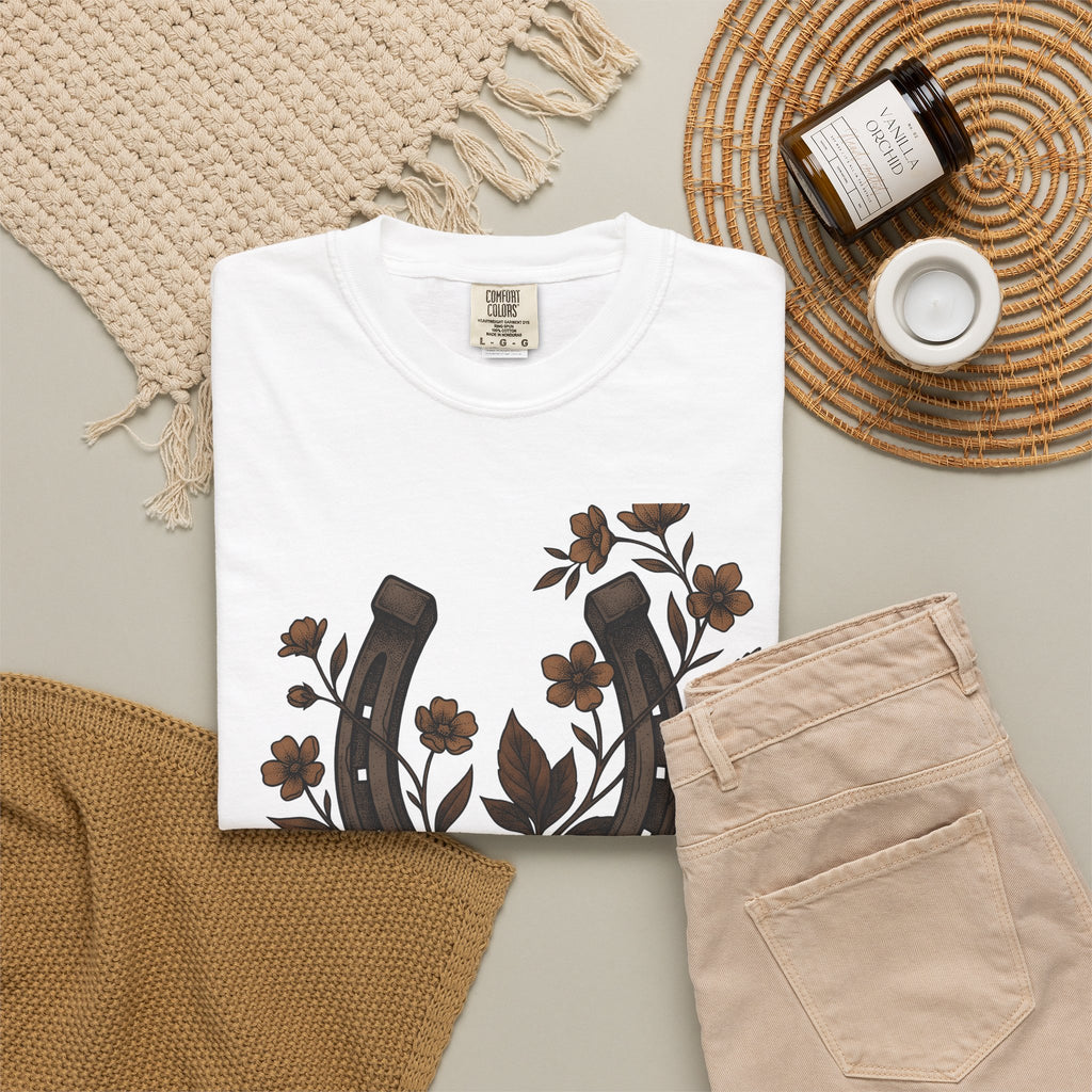Horseshoe Blossom T-Shirt Cowgirl Bohemian Gift Women Sketch T-Shirt Lucky Clover T-Shirt Cowgirl Fan Hand Drawn T-Shirt Hippie Graphic Prairie