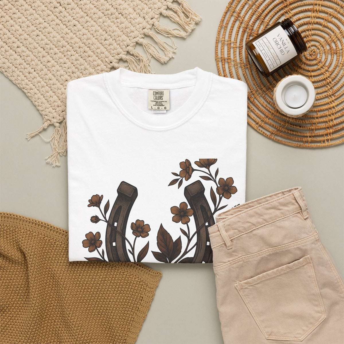 Horseshoe Blossom T-Shirt Cowgirl Bohemian Gift Women Sketch T-Shirt Lucky Clover T-Shirt Cowgirl Fan Hand Drawn T-Shirt Hippie Graphic Prairie