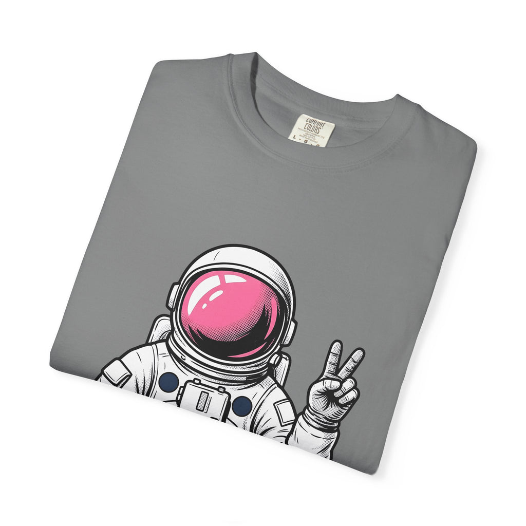 Astronaut Graphic T-Shirt America Space Gift Women Comic T-Shirt Cosmonaut T-Shirt Patriot Fan Galactic Graphic Illustration Cartoon T-Shirt Retro