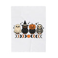 Owl Disguise Halloween Haunted Gift Animated Hoot Owl Horror Fan Cartoony Spooky Classic Moon Blanket