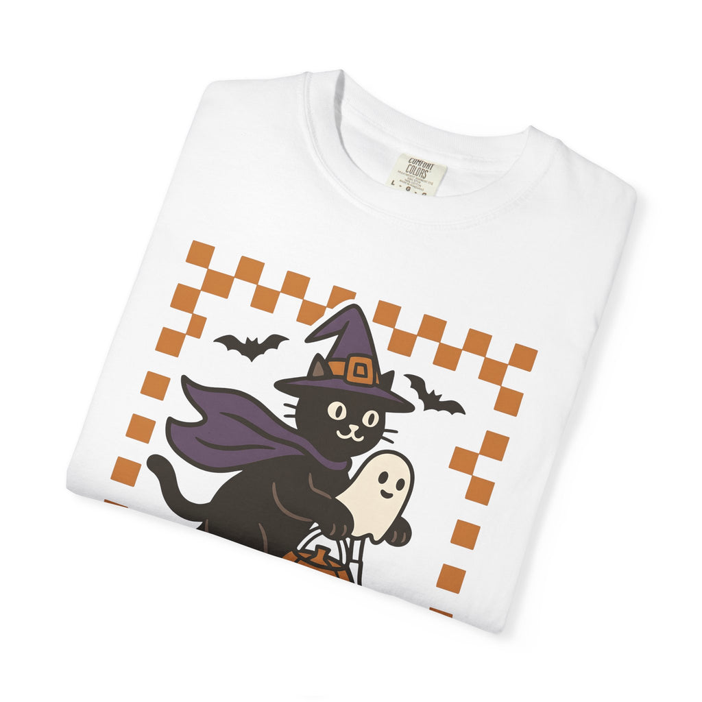 Witch Kitty Design T-Shirt Cat Holiday Gift Women Cute T-Shirt Cat Lady T-Shirt Feline Fan Kawaii T-Shirt Halloween Graphic Vintage Jack-O-Lantern