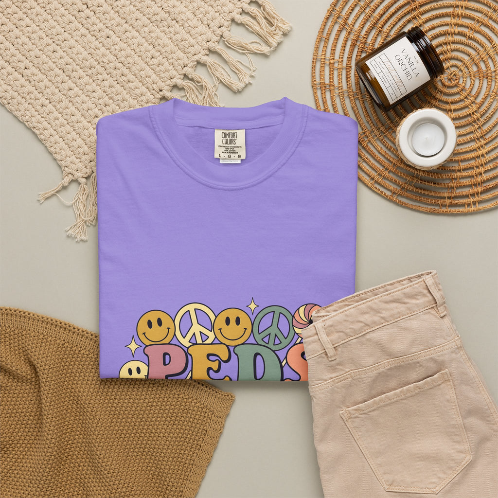 Happy Face Peace Symbol T-Shirt Nurses Kids Gift Women Cartoon T-Shirt Smiley T-Shirt Nurse Enthusiast Comic T-Shirt Youth Graphic Vintage Candy