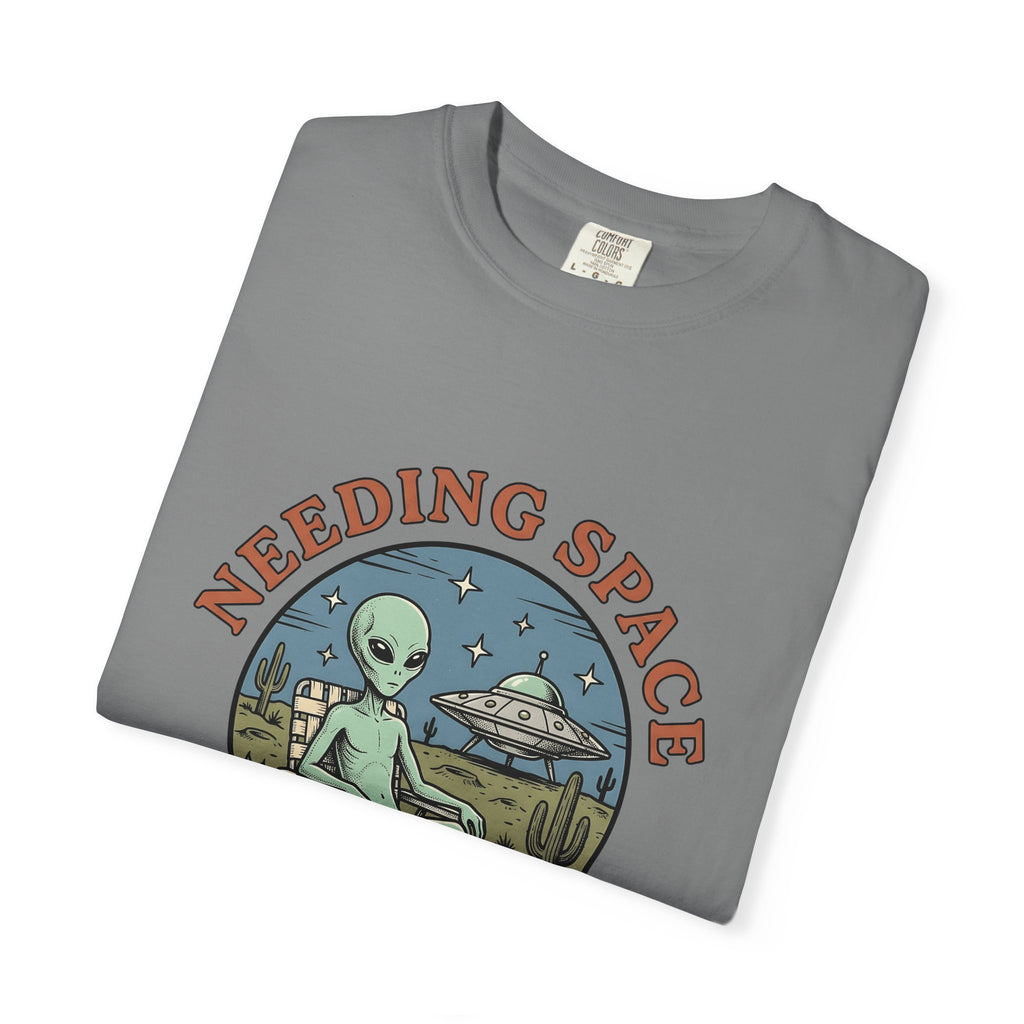 Alien Graphic T-Shirt Alien Humor Gift Women Vintage T-Shirt Ufo T-Shirt Extraterrestrial Fan Alienware T-Shirt Comedy Graphic Retro Spaceship