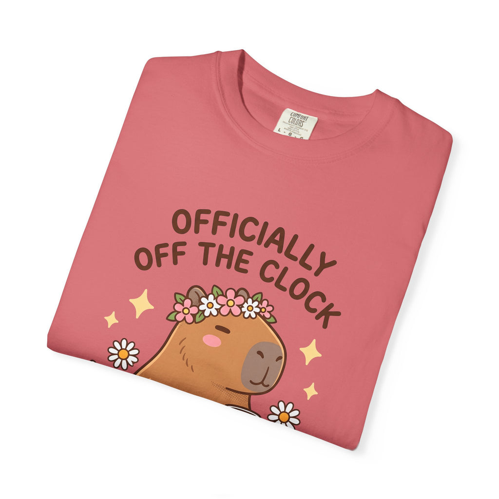Capybara Coffee T-Shirt Nurses Animal Gift Women Cute T-Shirt Coffee T-Shirt Nurse Enthusiast Adorable T-Shirt Wildlife Graphic Cartoon Daisies