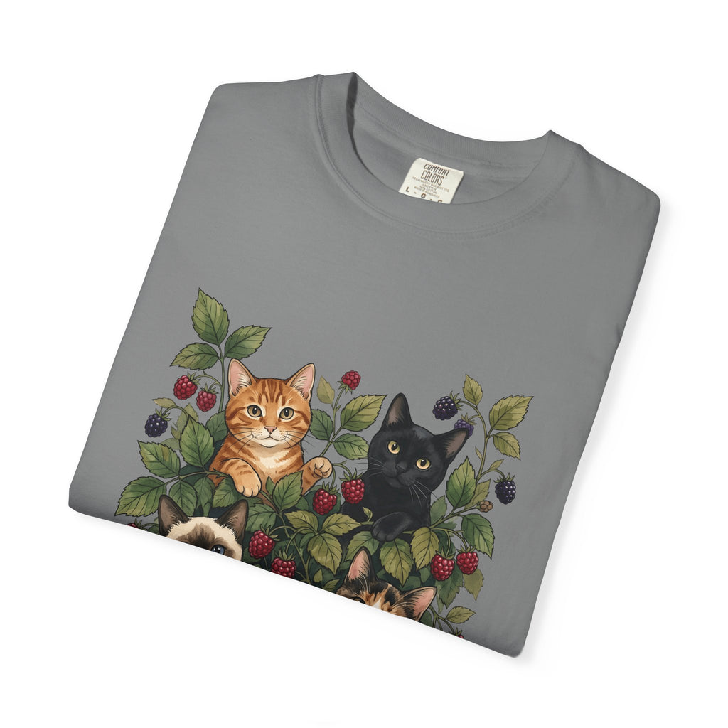 Kittens Berries T-Shirt Cat Garden Gift Women Flower T-Shirt Cats T-Shirt Cat Fan Floral T-Shirt Botanical Graphic Retro Foliage T-Shirt