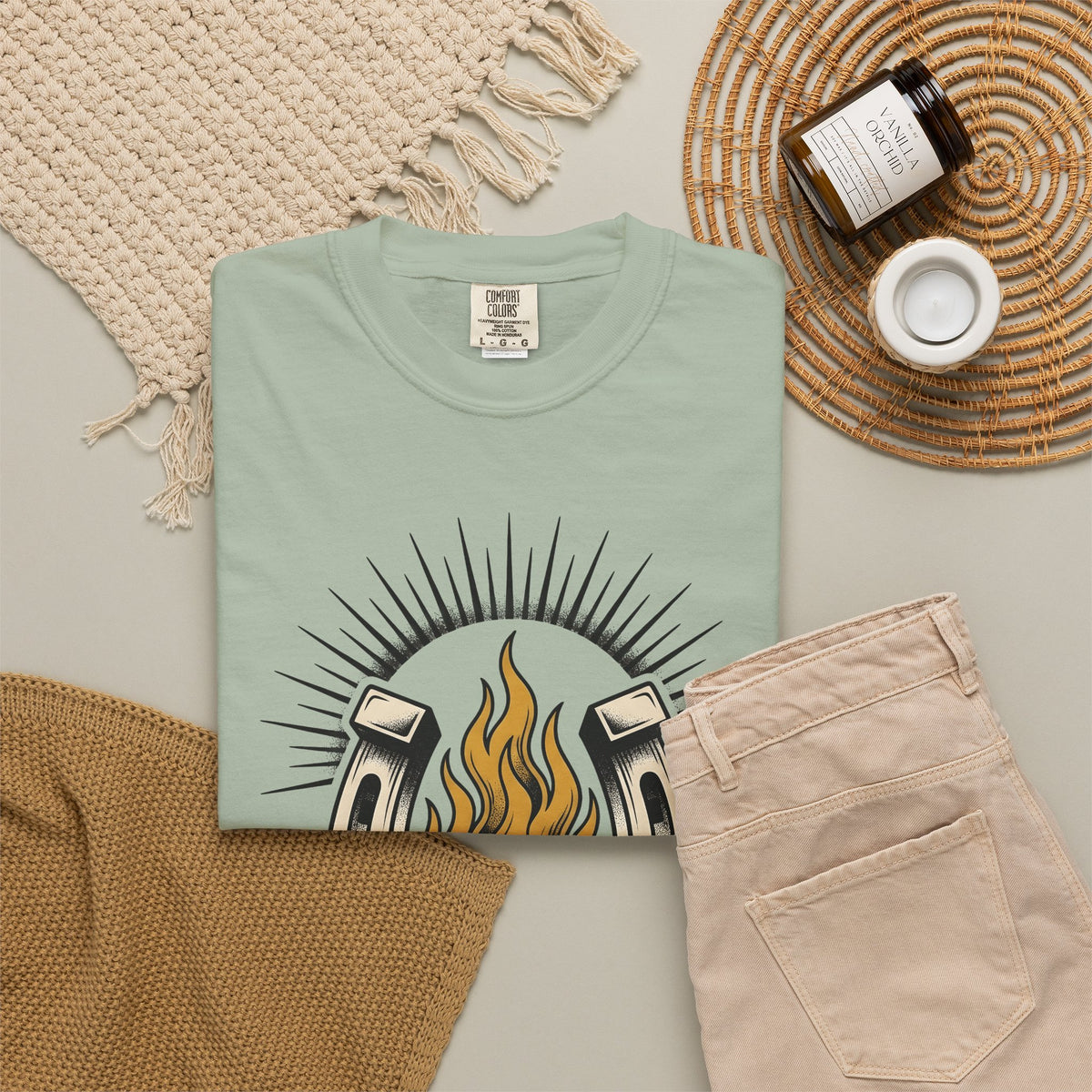 Horseshoe Blaze Rose T-Shirt Cowgirl Ranch Gift Women Classic Tattoo T-Shirt Rose Tattoo T-Shirt Cowgirl Fan Traditional Tattoo T-Shirt Farm