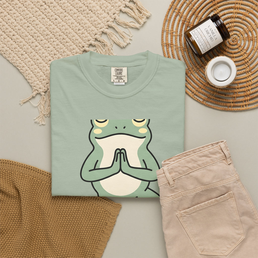 Yoga Frog T-Shirt Yoga Nature Gift Women Sketch T-Shirt Toad T-Shirt Yoga Enthusiast Drawing Illustration Wildlife Graphic Clean Standing Pose