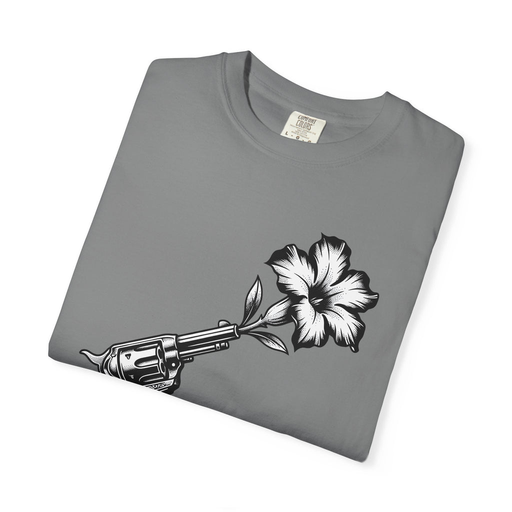 Revolver Flower T-Shirt Cowgirl Western Gift Women Tattoo T-Shirt Gunflower T-Shirt Rodeo Fan Traditional T-Shirt Country Graphic Vintage Hibiscus