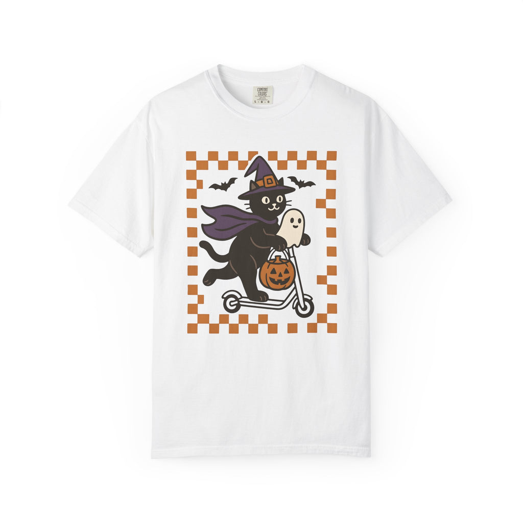 Witch Kitty Design T-Shirt Cat Holiday Gift Women Cute T-Shirt Cat Lady T-Shirt Feline Fan Kawaii T-Shirt Halloween Graphic Vintage Jack-O-Lantern