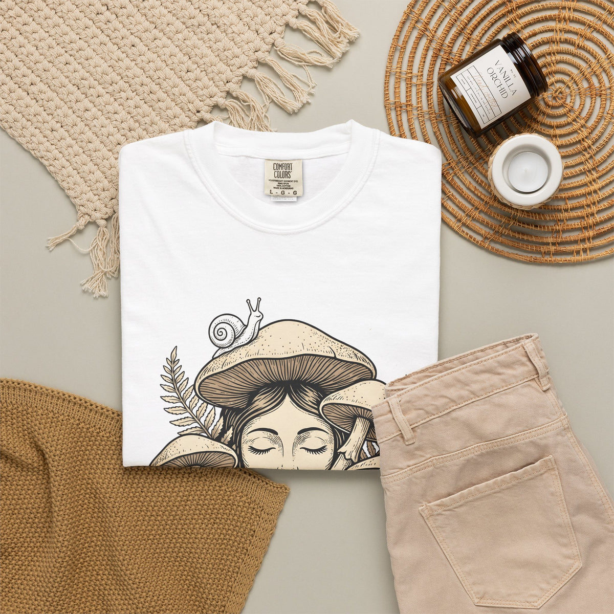 Mushroom Woman T-Shirt Boho Chic Nature Gift Women Line Art T-Shirt Fungus T-Shirt Hippie Fan Minimalist T-Shirt Earth Graphic Vintage Snail T-Shirt