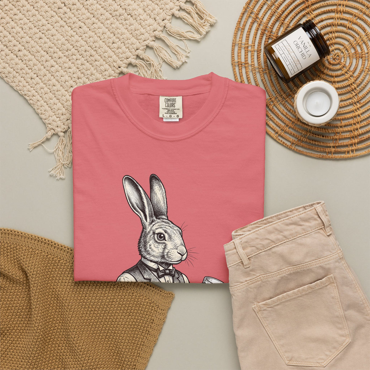 Rabbit Bartender T-Shirt Animal Bar Gift Women Vintage T-Shirt Bunny T-Shirt Pet Fan Retro T-Shirt Pub Graphic Hand Drawn Playing Card T-Shirt