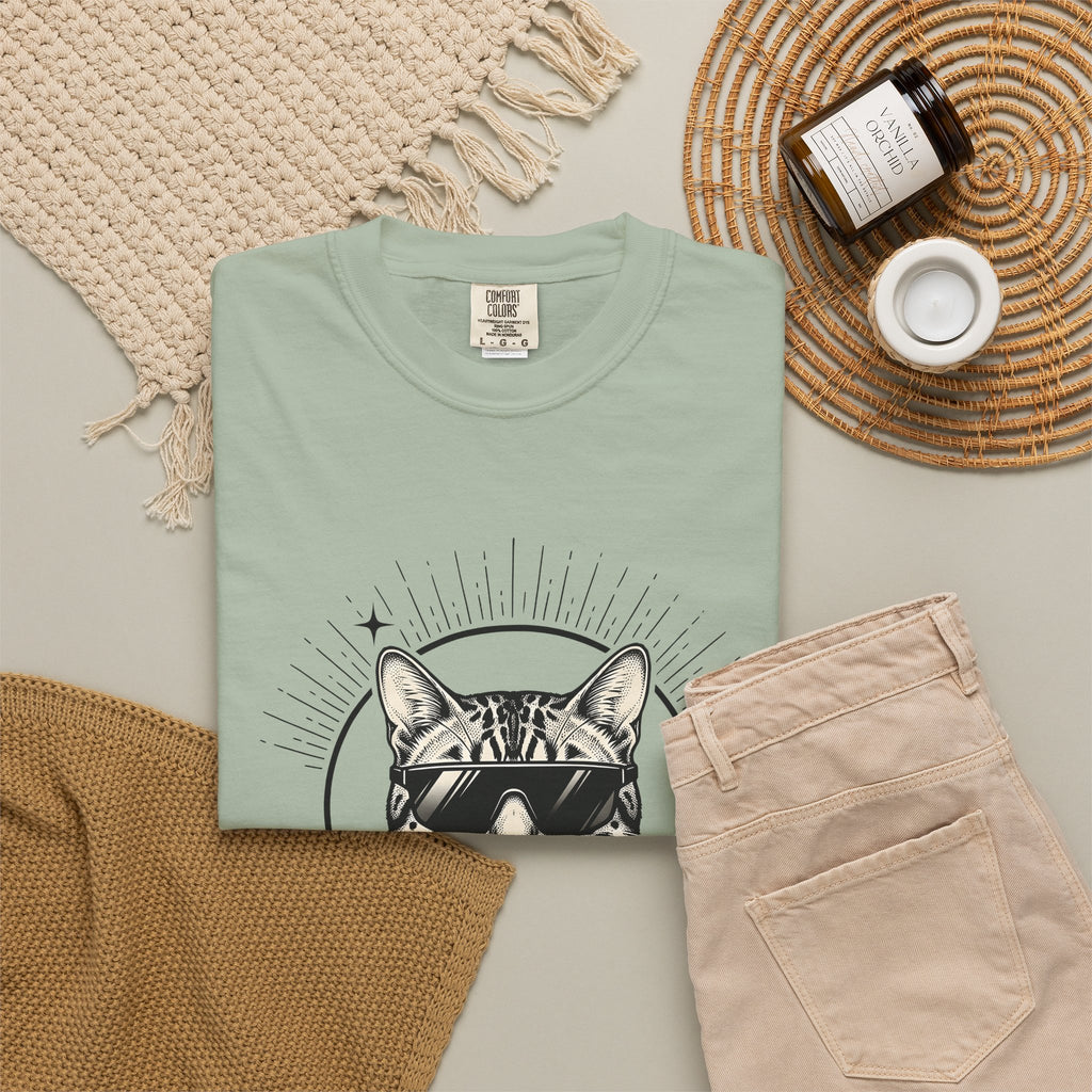 Stylish Cat T-Shirt Cat Joke Gift Women Illustrative T-Shirt Kitty T-Shirt Feline Fan Catty Graphic Old School Cool Glasses T-Shirt