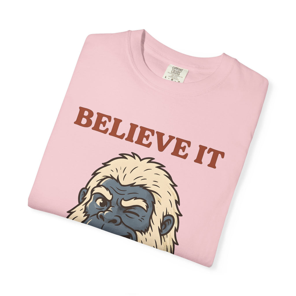 Abominable Snowman Face T-Shirt Christmas Jokes Gift Women Comic T-Shirt Yeti T-Shirt Xmas Fan Cartoon T-Shirt Pun Graphic Retro Holiday Lights