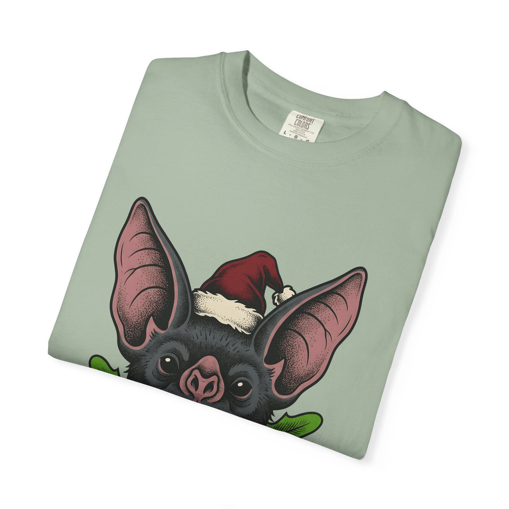 Bat Christmas Hat T-Shirt Christmas Alternative Gift Women Traditional T-Shirt Santa Hat T-Shirt Xmas Fan Vintage T-Shirt Gothic Graphic Retro