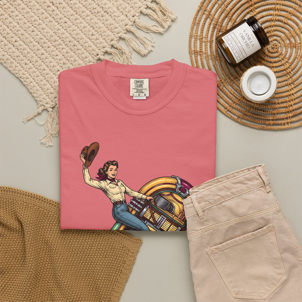 Cowgirl Jukebox T-Shirt Cowgirl Audio Gift Women Farmhouse T-Shirt Jukebox T-Shirt Cowgirl Fan Rustic T-Shirt Sound Graphic Mid Century Cowboy
