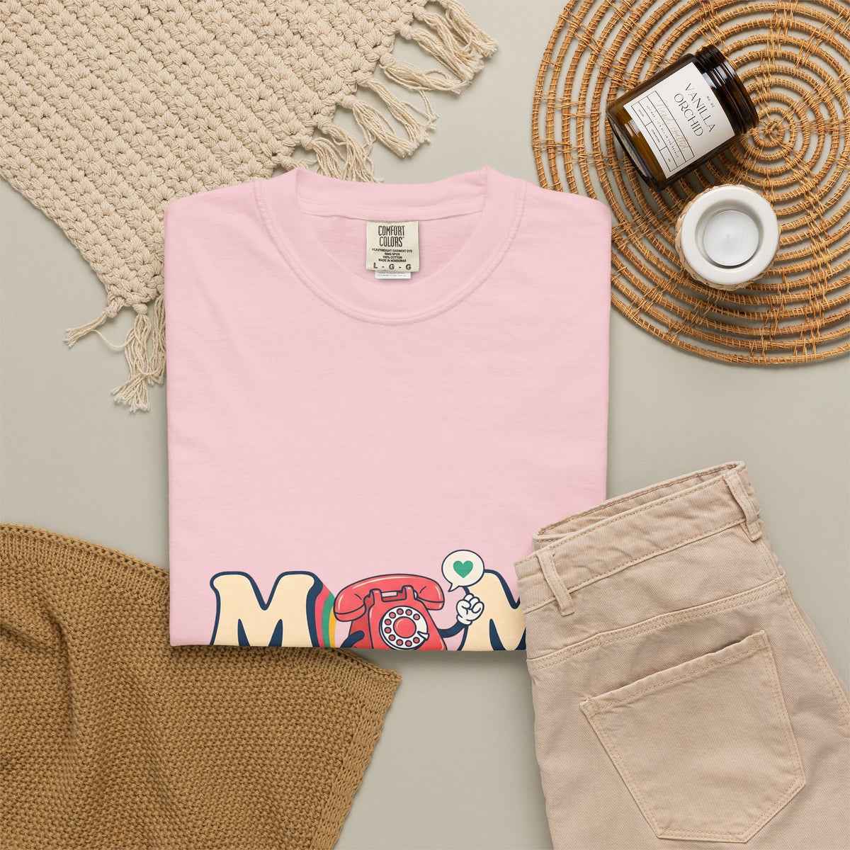 Vintage Phone T-Shirt Moms Relatives Gift Women Comic T-Shirt Old Phone T-Shirt Mother Fan Cartoon T-Shirt Family Graphic Classic Love Symbol