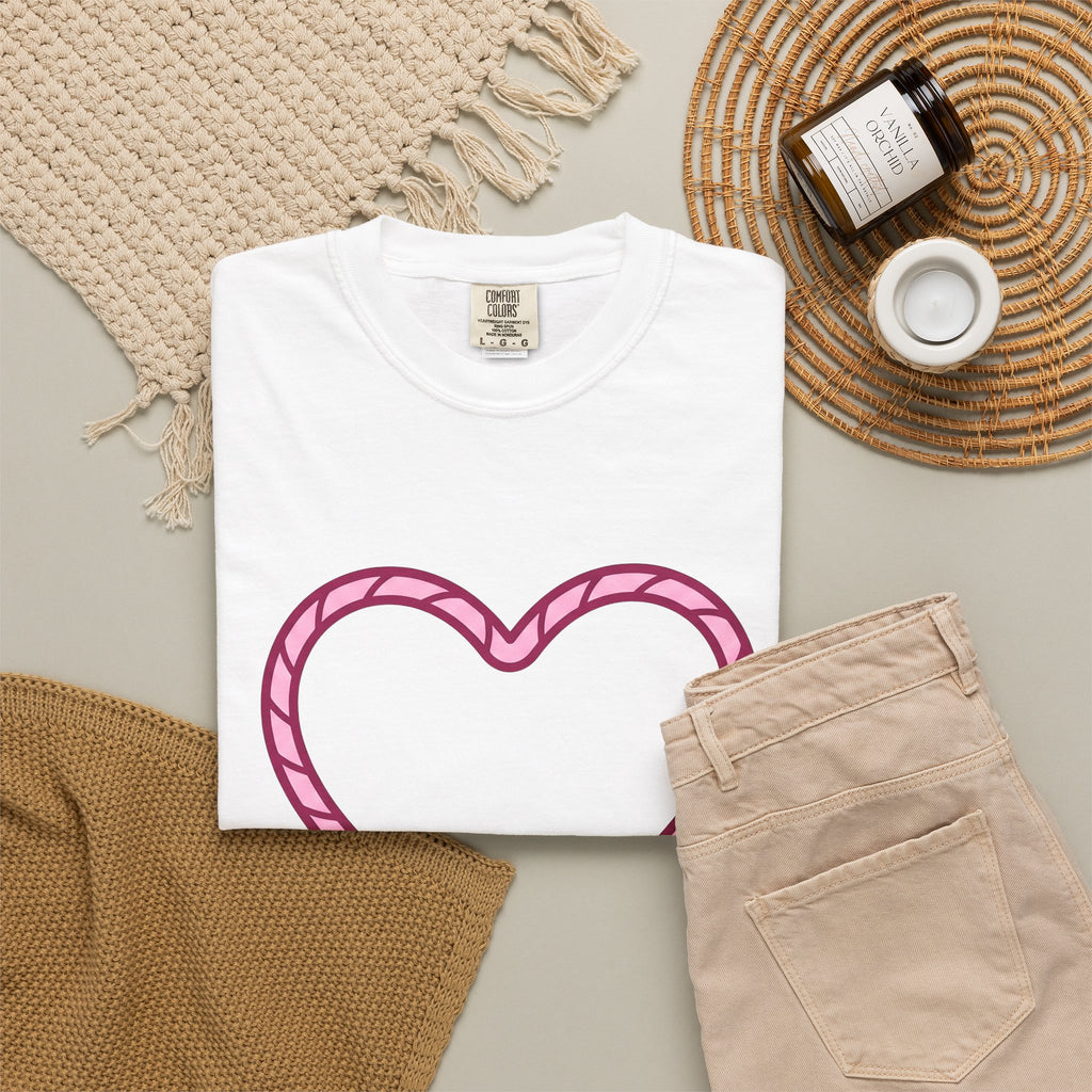 Rope Heart T-Shirt Cowgirl Cowboy Gift Women Contemporary Art T-Shirt Heart Tie T-Shirt Rodeo Fan Modern Art T-Shirt Cowboy Graphic Sleek Knot