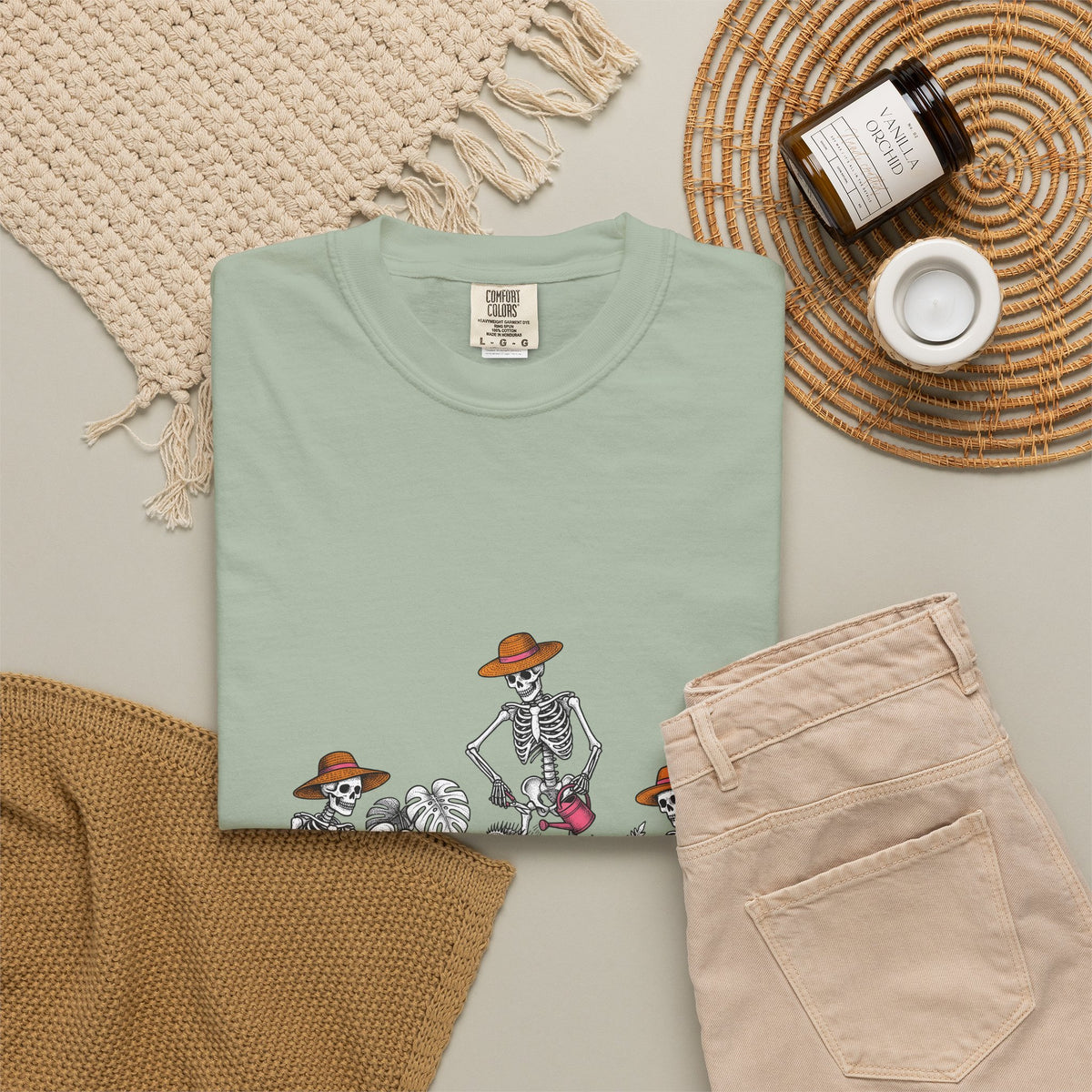 Skull Gardener Halloween Plants Gift Sketch Skeleton Horror Fan Drawing Floral Retro Potted Plants T-Shirt