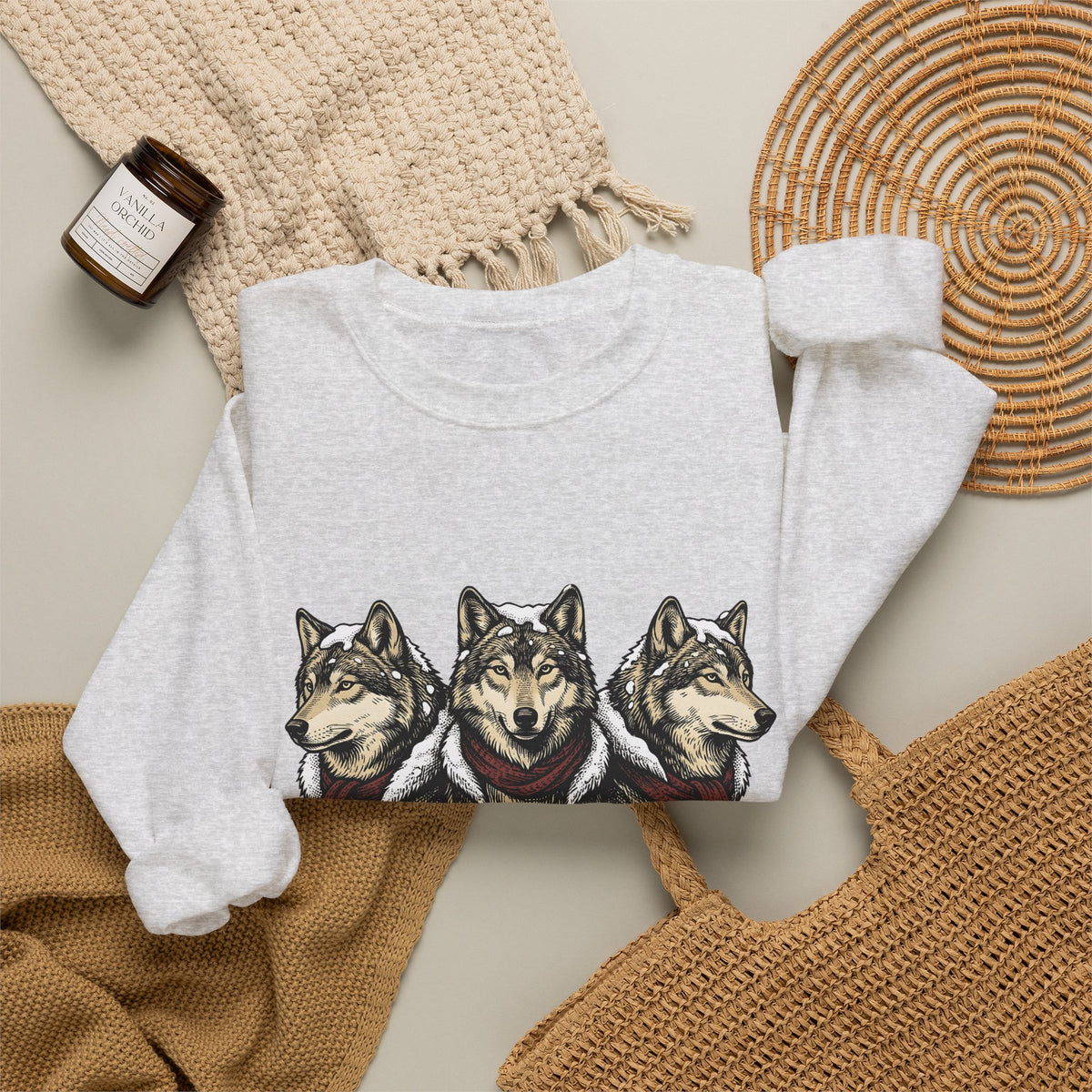 Wolf Trio Sweatshirt Christmas Animal Gift Women Hand Drawn Sweatshirt Pack Sweatshirt Xmas Fan Illustrated Sweatshirt Creature Graphic Vintage Scarf Sweatshirt