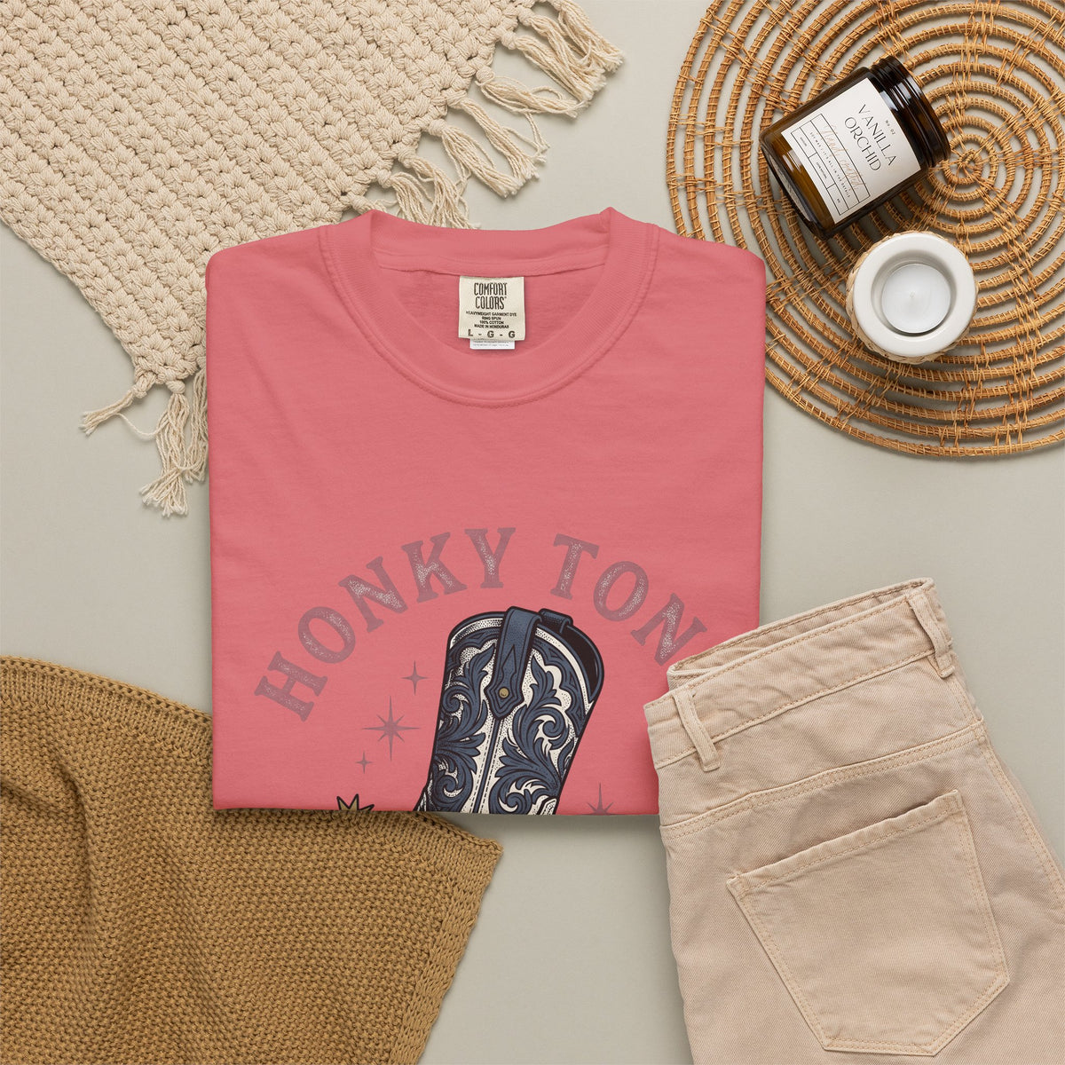Leather Boot T-Shirt Cowgirl Equine Gift Women Hand Drawn T-Shirt Boot T-Shirt Cowgirl Fan Illustrated T-Shirt Horse Graphic Country Blossom T-Shirt