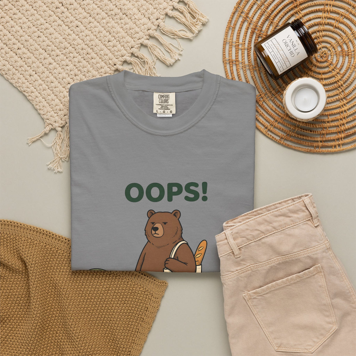 Bear Canvas T-Shirt T-Shirt Funny Critter Gift Women Doodle T-Shirt T-Shirt T-Shirt Humor Fan Cartoon T-Shirt Animal Graphic Sketch Baked Bread T-Shirt