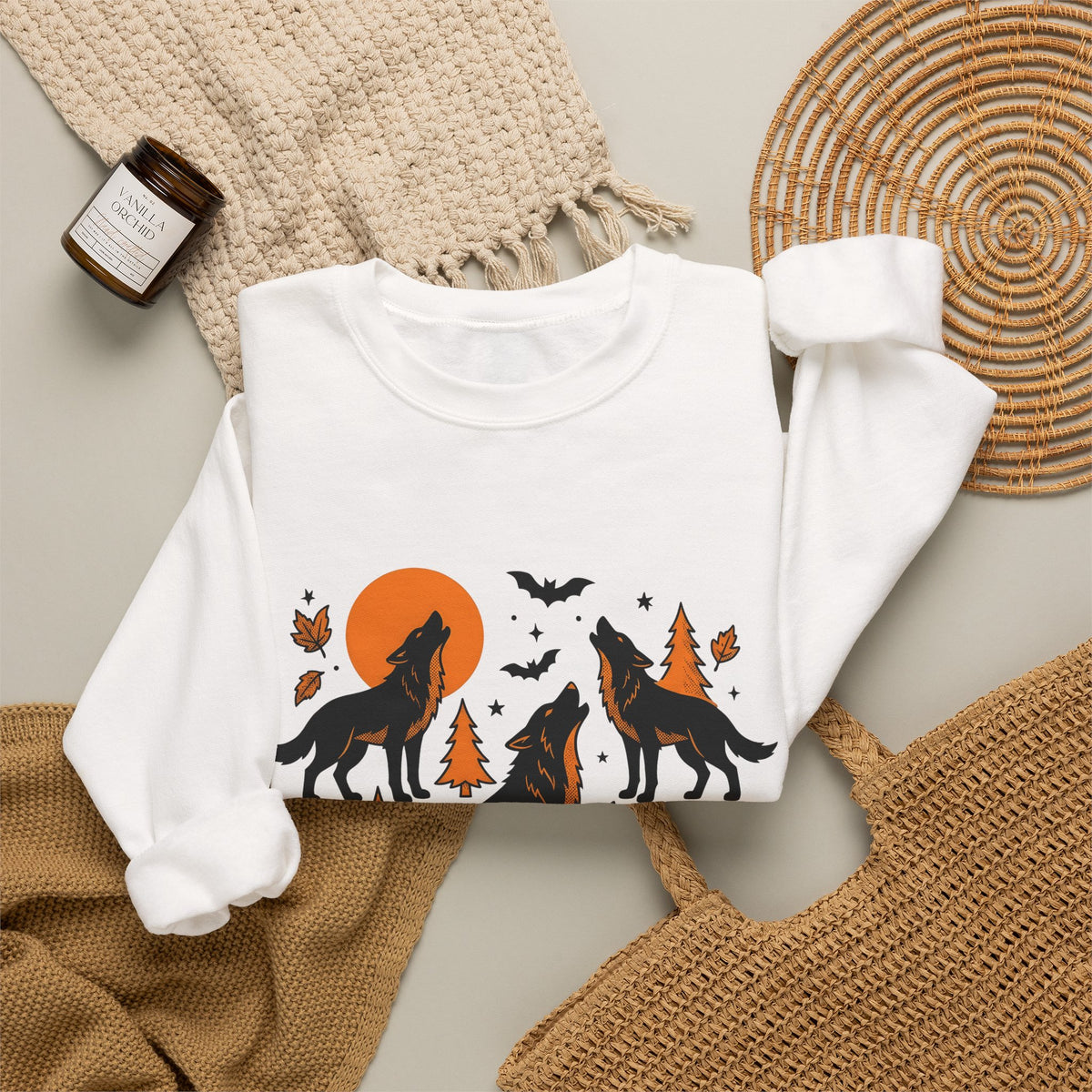 Wolf Crew Sweatshirt Halloween Fauna Gift Women Minimalist Sweatshirt Wolf Pack Sweatshirt Horror Fan Werewolf Sweatshirt Wildlife Graphic Sketch Bats Flying