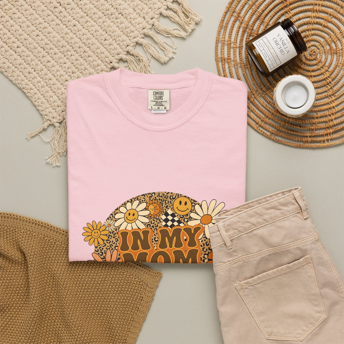 Smiley Flowers T-Shirt Moms Aesthetic Gift Women Boho T-Shirt Happy Face T-Shirt Motherhood Enthusiast Hippie T-Shirt Visual Design Retro Leopard