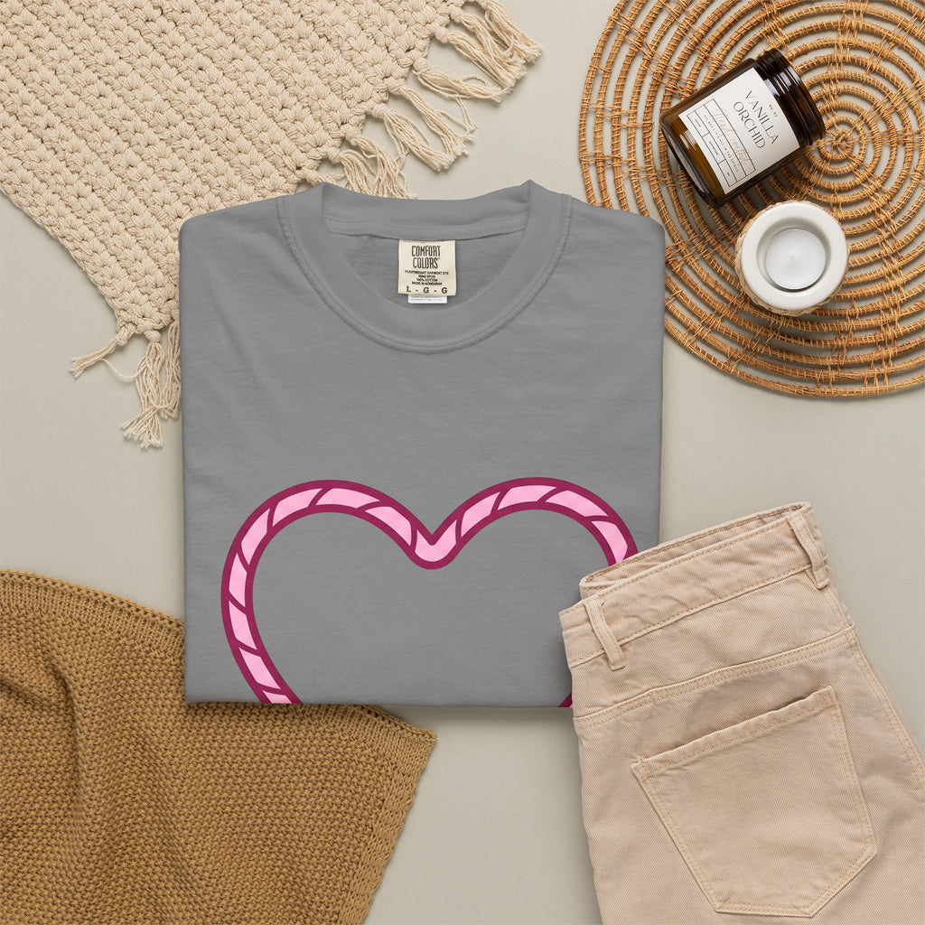 Rope Heart T-Shirt Cowgirl Cowboy Gift Women Contemporary Art T-Shirt Heart Tie T-Shirt Rodeo Fan Modern Art T-Shirt Cowboy Graphic Sleek Knot