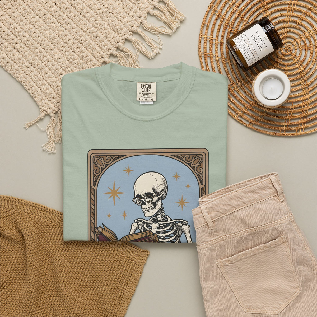 Skeleton Reading Book T-Shirt Gothic Academic Gift Women Vintage T-Shirt Skeleton T-Shirt Dark Fan Retro T-Shirt Scholar Graphic Tarot Coffee Cup
