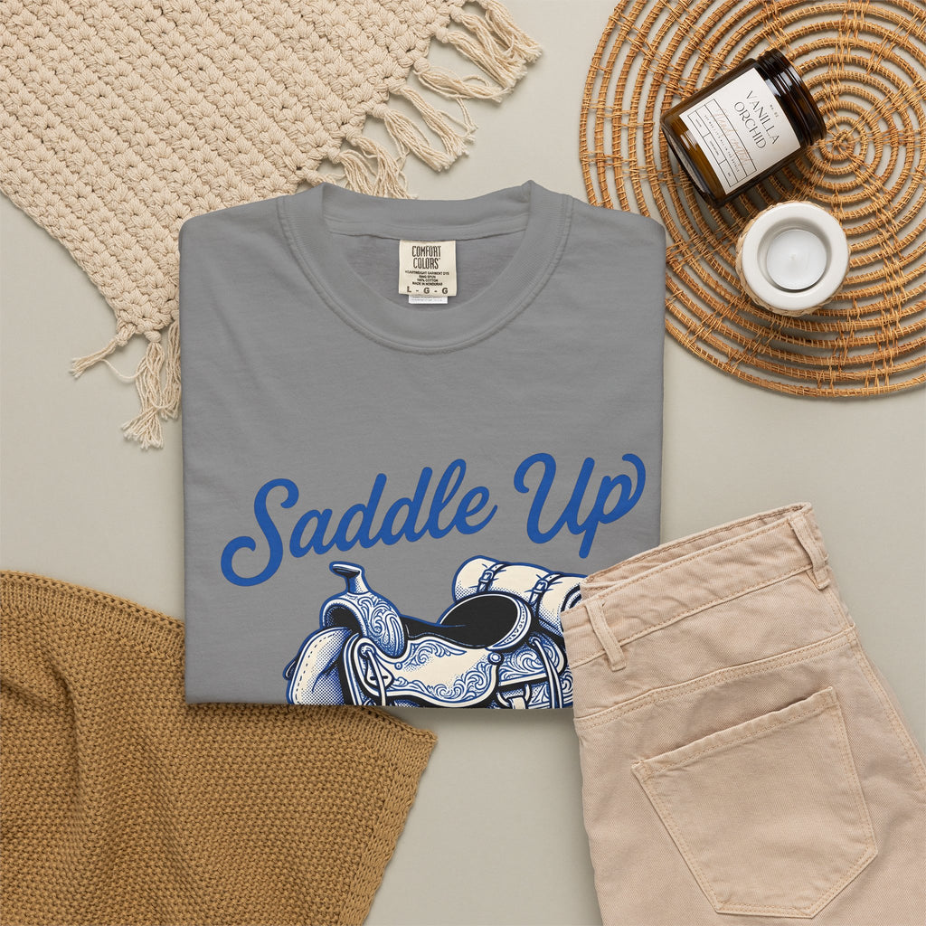 Western Saddle Cowgirl Western Gift Vintage Saddle Cowboy Fan Rodeo Country Hand Drawn Bedroll T-Shirt