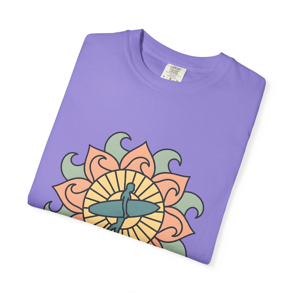 Surfer Outline T-Shirt Sports Ocean Gift Women Hippie T-Shirt Surfer T-Shirt Athlete Fan Marine Graphic T-Shirt Simple Floral Circle T-Shirt