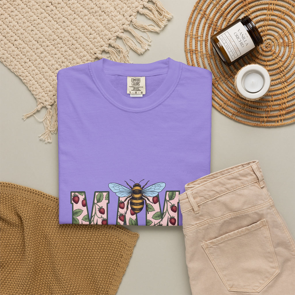 Honeybee Strawberry Art T-Shirt Moms Outdoors Gift Women Floral T-Shirt Bee T-Shirt Mom Fan Botanical T-Shirt Adventure Graphic Retro Foliage