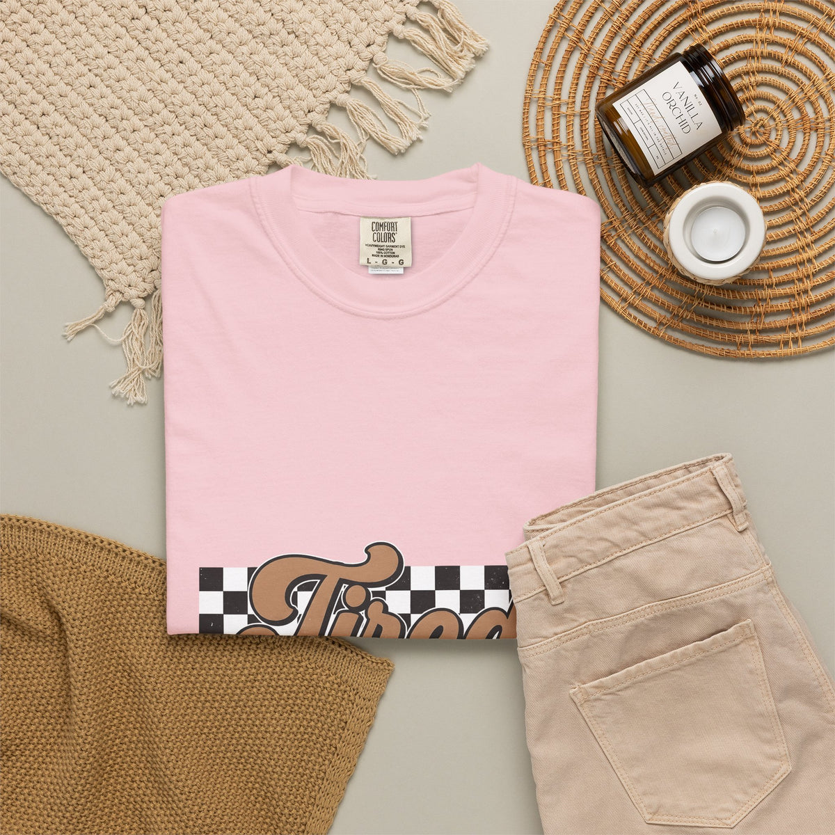 Cursive Font T-Shirt Mom Comedy Gift Women Nostalgic T-Shirt Script T-Shirt Mother Fan Vintage T-Shirt Humor Graphic Old-Fashioned Check Pattern