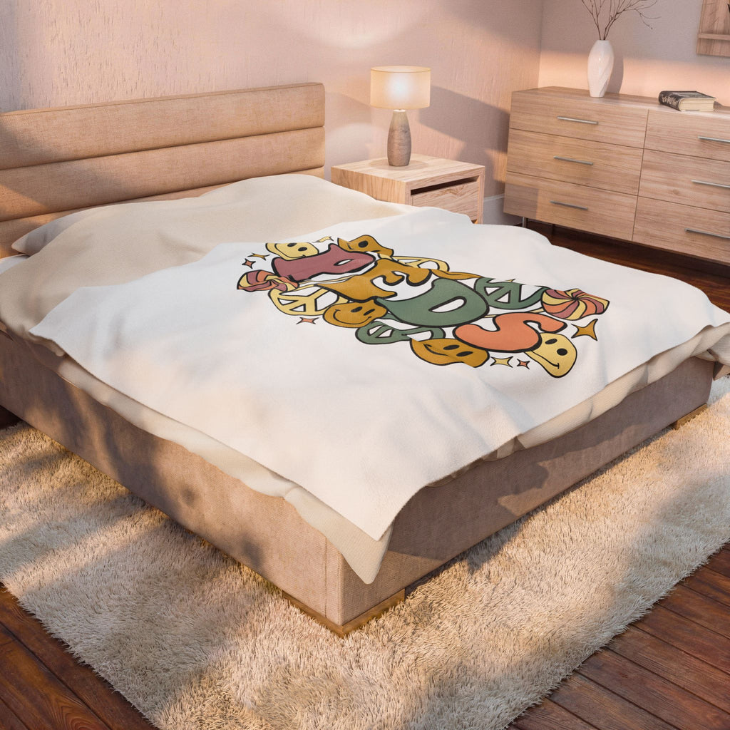 Happy Face Peace Symbol Blanket Nurses Kids Gift Women Cartoon Blanket Smiley Blanket Nurse Enthusiast Comic Blanket Youth Graphic Vintage Candy